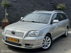 Grijs Gebruikt 2005 Toyota Avensis Luna Stationwagen | € 2.495 (Iets duurder)