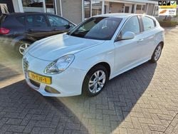 Wit Gebruikt 2012 Alfa Romeo Giulietta Distinctive Hatchback | € 4.250 (Eerlijke prijs)