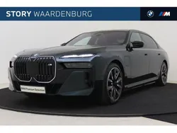 Bmw individual special request lakkleur (groen metallic) Gebruikt 2024 BMW M760e Executive Sedan | € 139.950