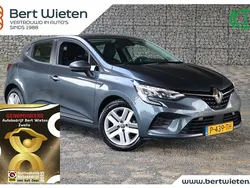 Grijs Gebruikt 2022 Renault Clio V Techno Hatchback | € 15.235 (Eerlijke prijs)