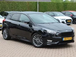 Zwart Gebruikt 2018 Ford Focus ST-Line Hatchback | € 9.550 (Goede deal)