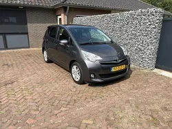 Grijs Gebruikt 2013 Toyota Verso-S MPV | € 10.650 (Eerlijke prijs)