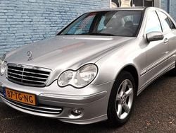Grijs Gebruikt 2006 Mercedes C220 Avantgarde Sedan | € 2.550 (Iets duurder)