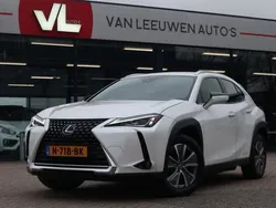 Wit, metallic lak Gebruikt 2021 Lexus UX 300e Business Edition SUV | € 22.948