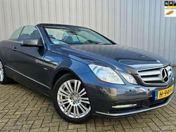 Grijs, metallic lak Gebruikt 2011 Mercedes E200 Cabriolet | € 23.950 (Duur)