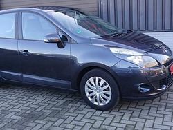 Grijs Gebruikt 2010 Renault Scénic III Expression MPV | € 3.950 (Eerlijke prijs)