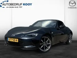 Jet black (zwart metallic) Gebruikt 2024 Mazda MX5 Sportive Cabriolet | € 37.950 (Eerlijke prijs)