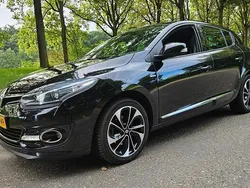 Zwart Gebruikt 2015 Renault Mégane III Bose Edition Hatchback | € 4.500 (Super prijs)