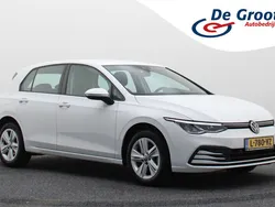 Wit Gebruikt 2021 VW Golf VIII Life Hatchback | € 18.950 (Eerlijke prijs)