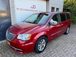 Rood Gebruikt 2014 Chrysler Town & Country Van | € 19.950