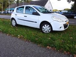Wit Gebruikt 2010 Renault Clio II R.S. Hatchback | € 2.395 (Super prijs)