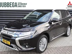 Ruby black (zwart parelmoer) Gebruikt 2020 Mitsubishi Outlander P-HEV Intense SUV | € 25.395 (Goede deal)