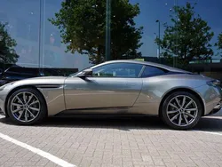 Grijs Gebruikt 2018 Aston Martin DB11 Coupé | € 122.888