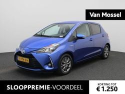 Blauw Gebruikt 2020 Toyota Yaris Hybrid Hatchback | € 16.400 (Goede deal)