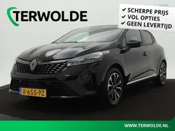 Zwart, metallic lak Gebruikt 2024 Renault Clio V Techno Hatchback | € 23.900 (Eerlijke prijs)