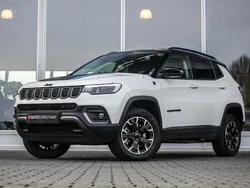Wit Gebruikt 2023 Jeep Compass Trailhawk SUV | € 28.200 (Eerlijke prijs)