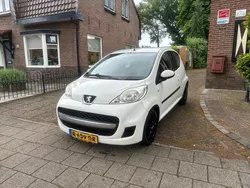 Wit Gebruikt 2011 Peugeot 107 Hatchback | € 3.199 (Eerlijke prijs)