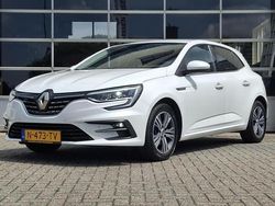 Wit Gebruikt 2022 Renault Mégane IV Intens Hatchback | € 18.750 (Eerlijke prijs)