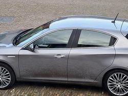 Grijs Gebruikt 2014 Alfa Romeo Giulietta Lusso MPV | € 5.750 (Goede deal)