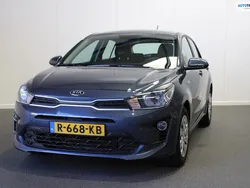 Blauw Gebruikt 2023 Kia Rio Hatchback | € 16.250 (Super prijs)