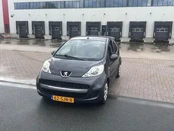 Grijs Gebruikt 2011 Peugeot 107 Hatchback | € 2.999 (Eerlijke prijs)