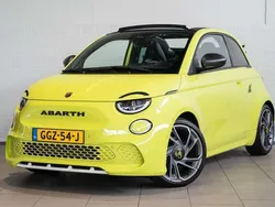 Groen Gebruikt 2024 Abarth 500C Turismo Cabriolet | € 31.895