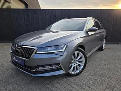 Grijs Gebruikt 2022 Skoda Superb Business Line Stationwagen | € 24.950 (Goede deal)