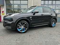 Zwart, metallic lak Gebruikt 2023 Lynk & Co 01 SUV | € 26.450 (Eerlijke prijs)