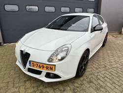 Wit Gebruikt 2014 Alfa Romeo Giulietta Hatchback | € 15.750 (Eerlijke prijs)