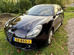 Bruin Gebruikt 2012 Alfa Romeo Giulietta Distinctive Hatchback | € 6.500 (Eerlijke prijs)