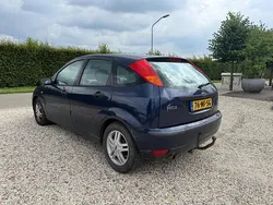 Blauw Gebruikt 2003 Ford Focus Collection Hatchback | € 950 (Goede deal)