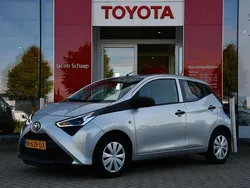 Grijs Gebruikt 2021 Toyota Aygo Hatchback | € 12.499 (Eerlijke prijs)