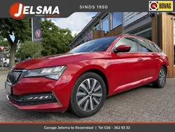 Rood Gebruikt 2022 Skoda Superb Stationwagen | € 24.500 (Goede deal)