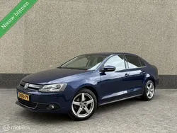 Blauw Gebruikt 2013 VW Jetta Highline Sedan | € 8.244 (Eerlijke prijs)