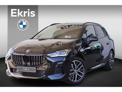 Saphirschwarz metallic (zwart metallic) Nieuw 2025 BMW 225 Active Tourer Comfort Edition MPV | € 61.295
