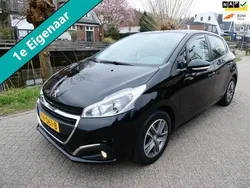 Zwart, metallic lak Gebruikt 2018 Peugeot 208 Hatchback | € 7.745 (Eerlijke prijs)