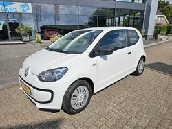 Wit Gebruikt 2016 VW up! take up! Hatchback | € 3.950 (Eerlijke prijs)