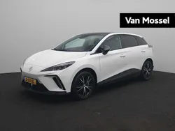 Wit Gebruikt 2023 MG MG4 EV Luxury Hatchback | € 24.495 (Eerlijke prijs)