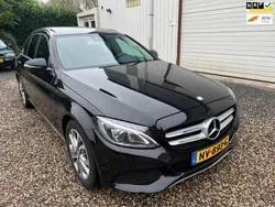 Zwart Gebruikt 2016 Mercedes 180 Prestige Sedan | € 16.999 (Goede deal)