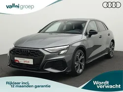 Grijs Gebruikt 2022 Audi A3 Sportback Competition Hatchback | € 33.800 (Eerlijke prijs)