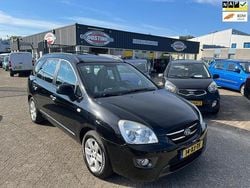 Zwart Gebruikt 2007 Kia Carens MPV | € 2.499 (Iets duurder)