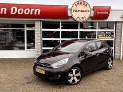 Zwart Gebruikt 2015 Kia Rio Hatchback | € 7.950 (Goede deal)