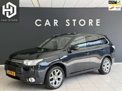 Zwart, metallic lak Gebruikt 2014 Mitsubishi Outlander P-HEV Instyle SUV | € 9.450 (Goede deal)