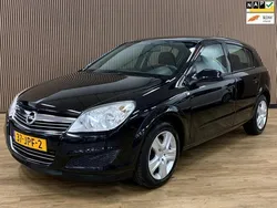 Zwart Gebruikt 2009 Opel Astra Edition Hatchback | € 2.945 (Eerlijke prijs)