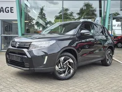 Zwart Nieuw 2025 Suzuki Vitara Style SUV | € 36.440 (Iets duurder)