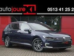 Blauw Gebruikt 2015 VW Passat Highline Stationwagen | € 12.449 (Eerlijke prijs)