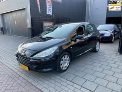 Zwart, metallic lak Gebruikt 2006 Peugeot 307 Hatchback | € 1.499 (Eerlijke prijs)