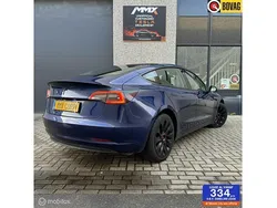 Blauw Gebruikt 2021 Tesla Model 3 Standard Range Sedan | € 24.999 (Iets duurder)