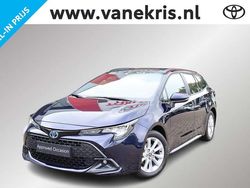 Blauw, metallic lak Gebruikt 2024 Toyota Corolla Active Stationwagen | € 28.399 (Eerlijke prijs)