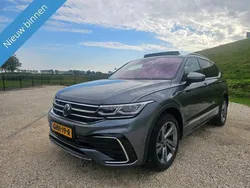 Grijs, metallic lak Gebruikt 2022 VW Tiguan Allspace R-line SUV | € 42.950